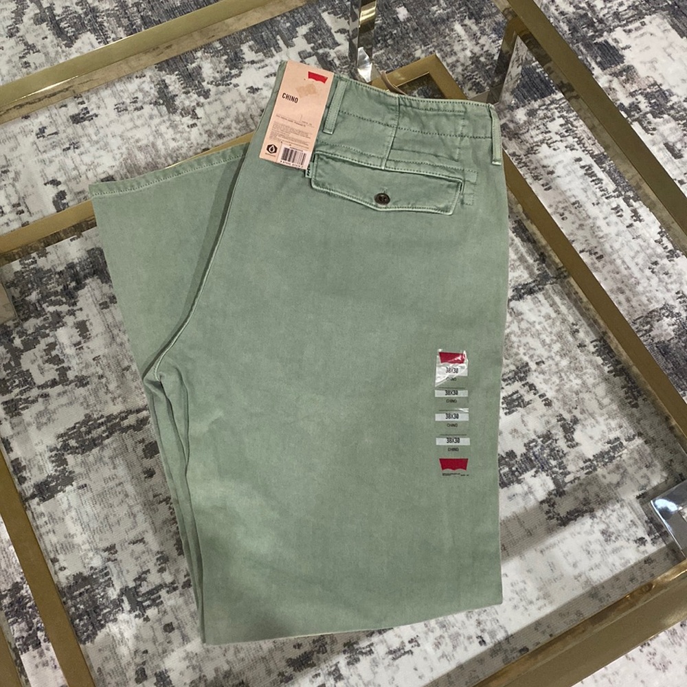 Men’s Levi’s Chinos